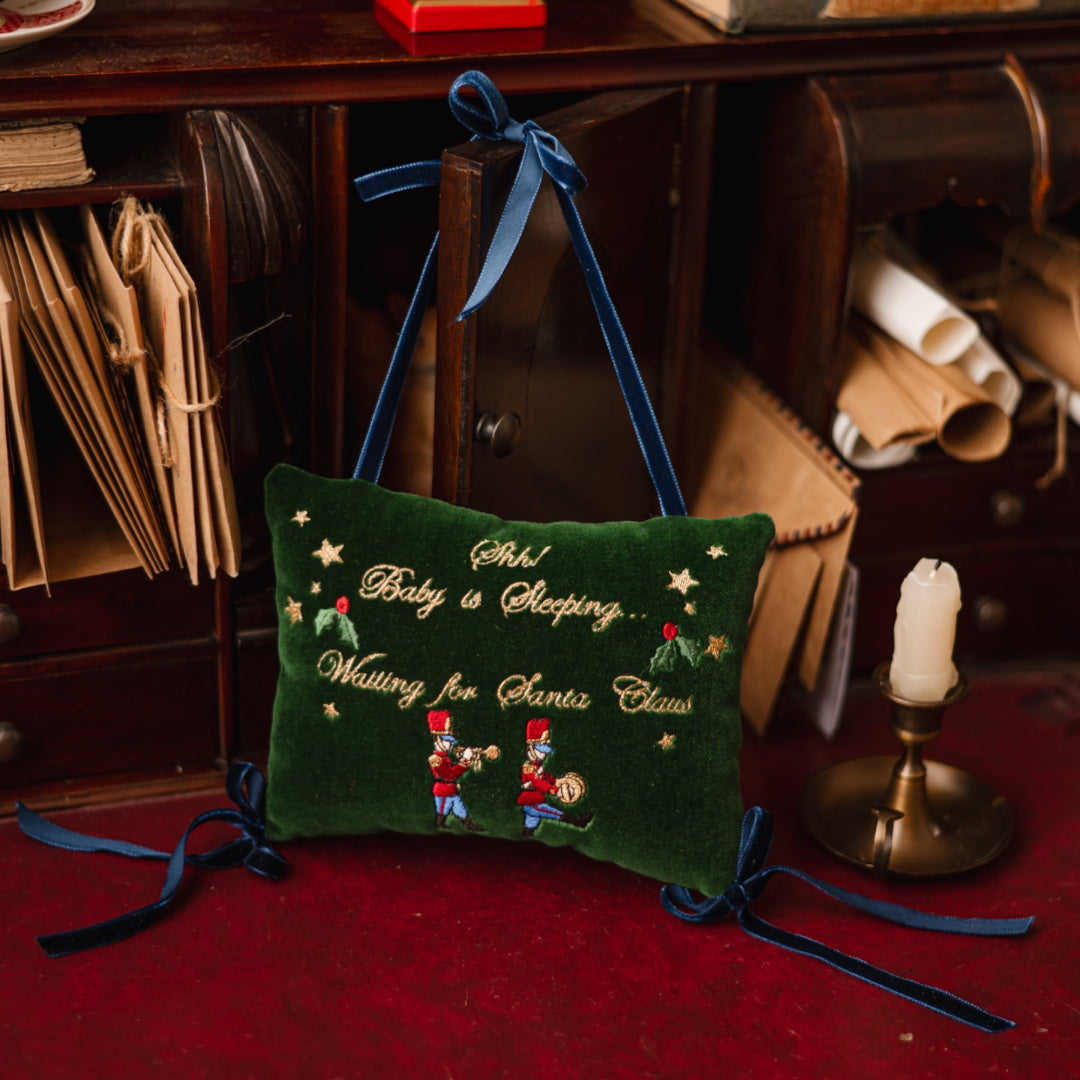 Cuscino per Porta "Shh Baby is Sleeping, Waiting for Santa Claus"