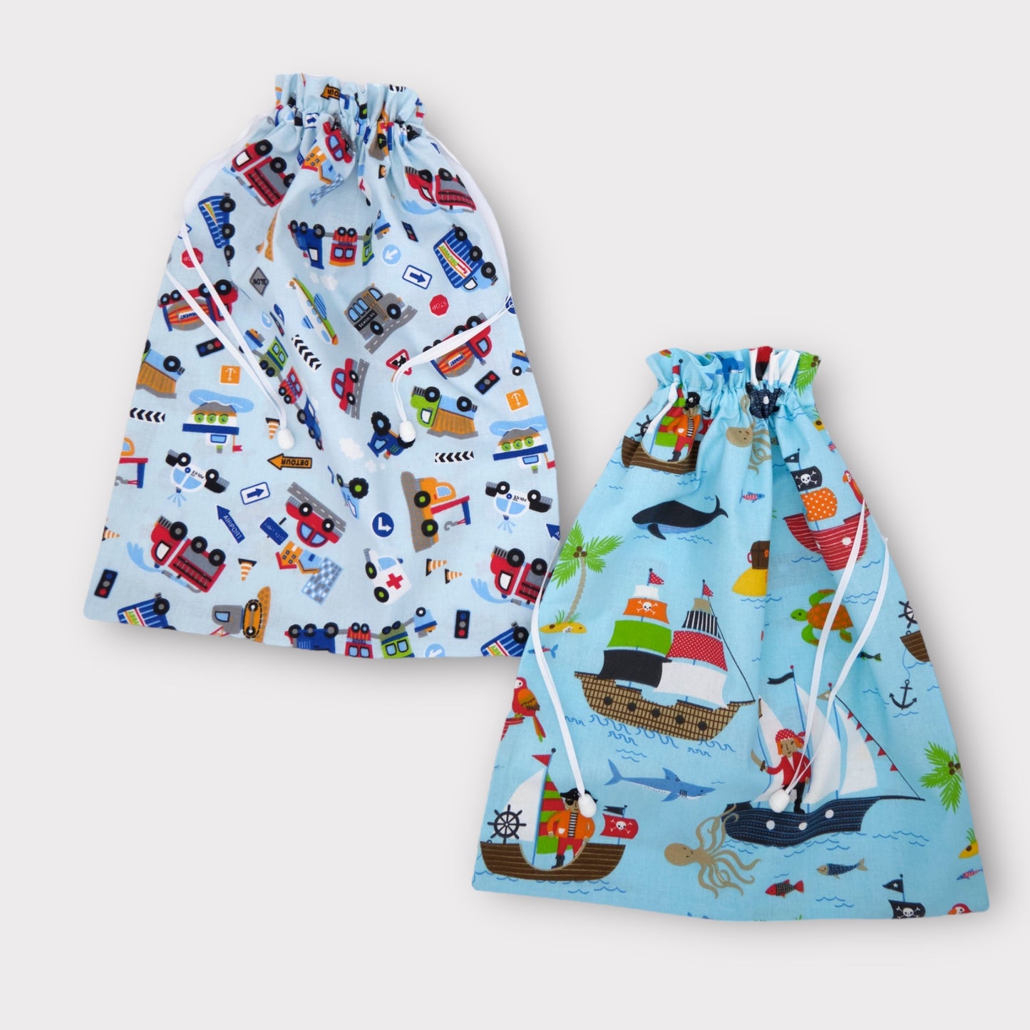 Lot de 2 sacs maternelle bébé garçon - pirates et petites voitures