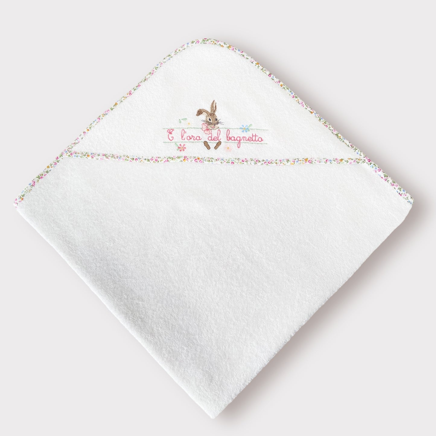 Accappatoio Neonato a Triangolo di spugna con Ricamo 'È l'ora del bagnetto' e Coniglietto | Embroidery store di Letizia