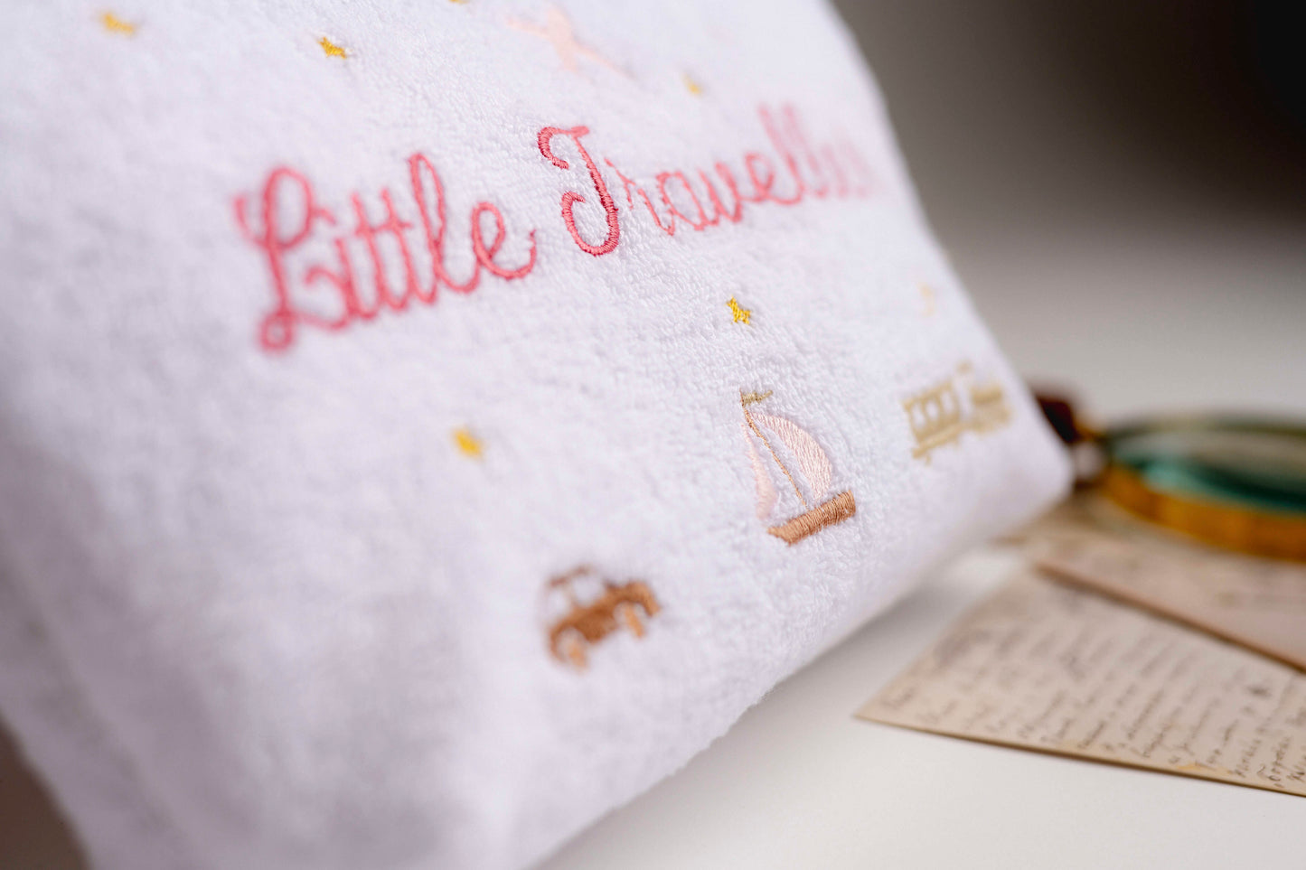 Necessaire Ricamato Rosa "Little Traveller" per Neonati | Embroidery store di Letizia
