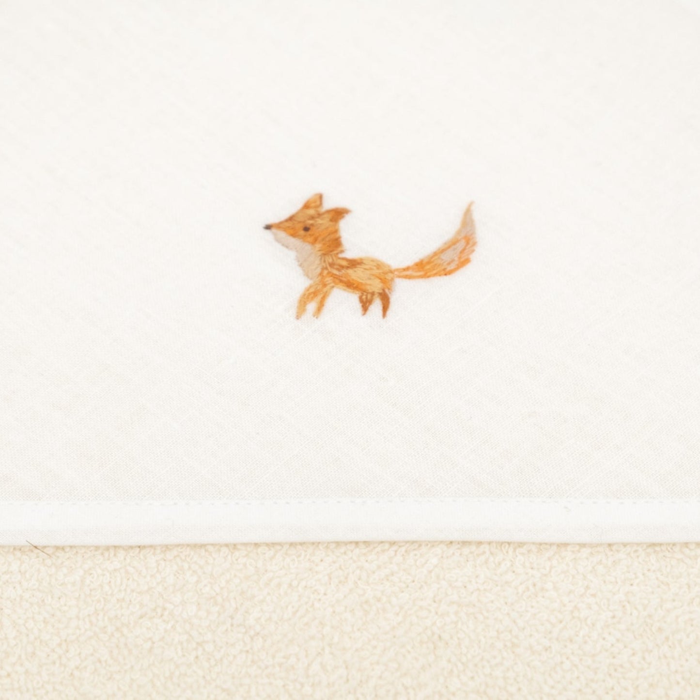 Peignoir nouveau-né triangle - Volpina brodé main