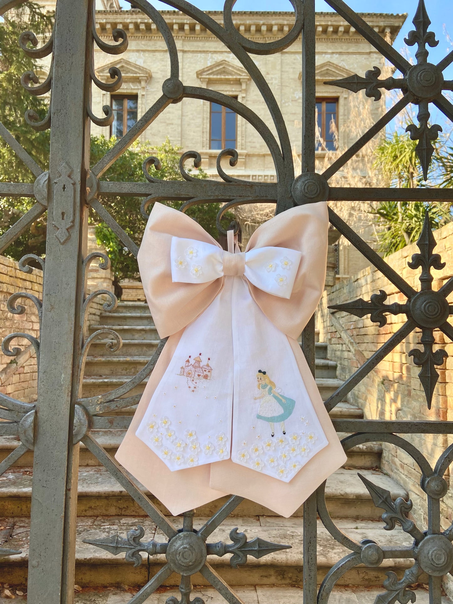 Noeud de naissance brodé main - Alice au pays des merveilles