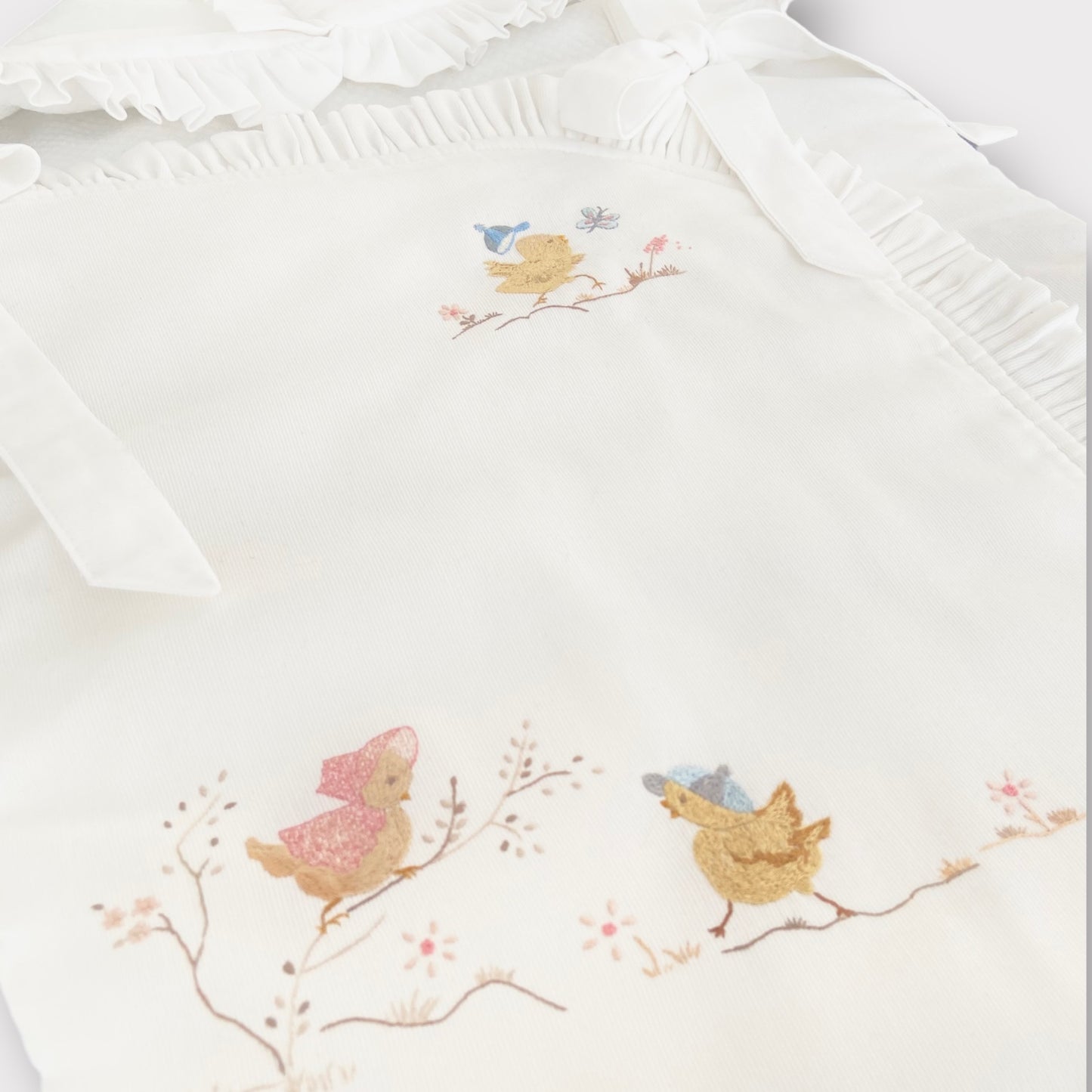 ricamo pulcini sul sacco nanna