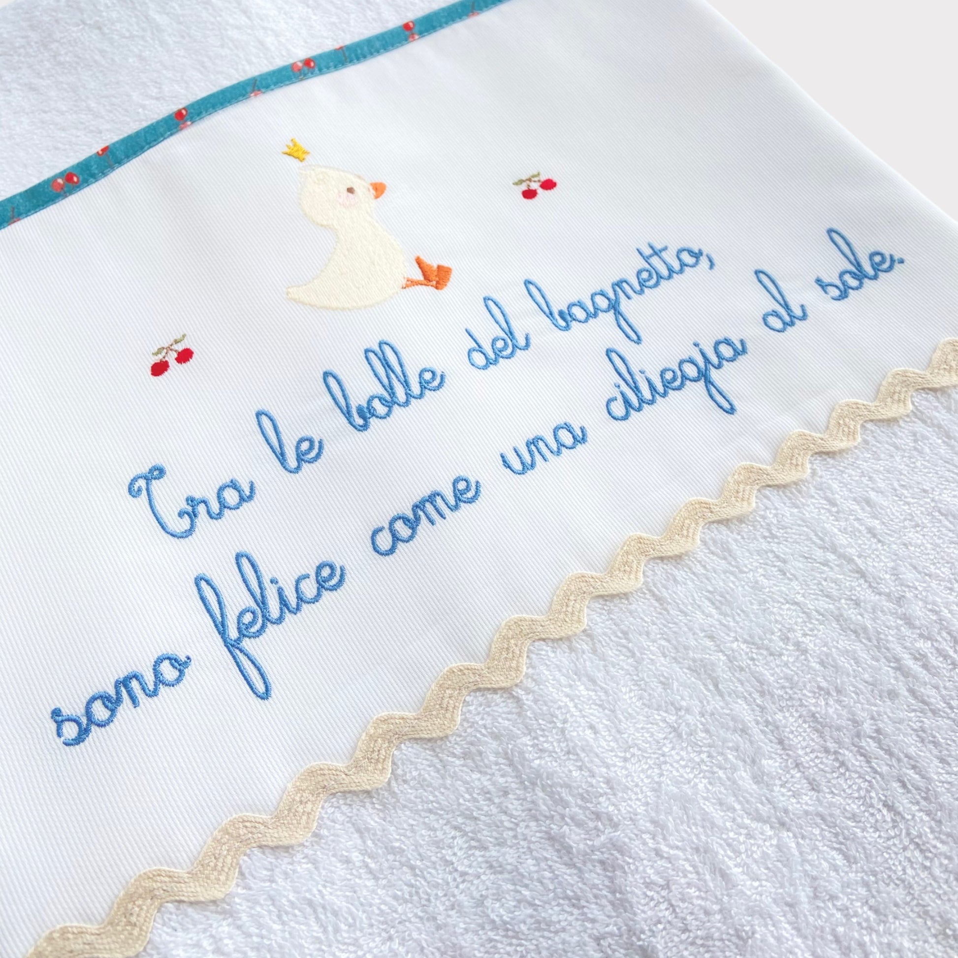 Asciugamano in Spugna per Bambini - Oca - Embroidery store di Letizia –  Embroidery store di Letizia