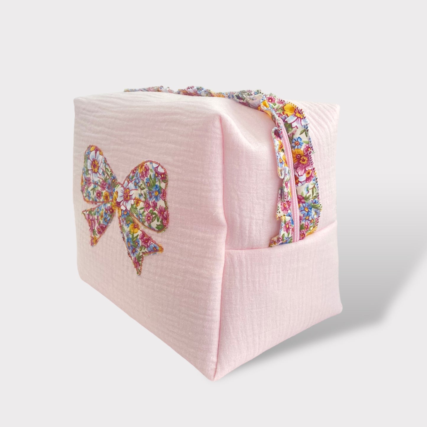 Beauty Case in Mussola Rosa con Fiocco Liberty London - Embroidery Store Letizia