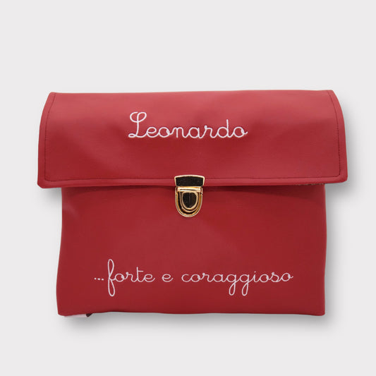 Cartella ecopelle idrorepellente Bordeaux Personalizzata per Bambini - Incanto e Poesia per la Scuola - Embroidery Store di Letizia