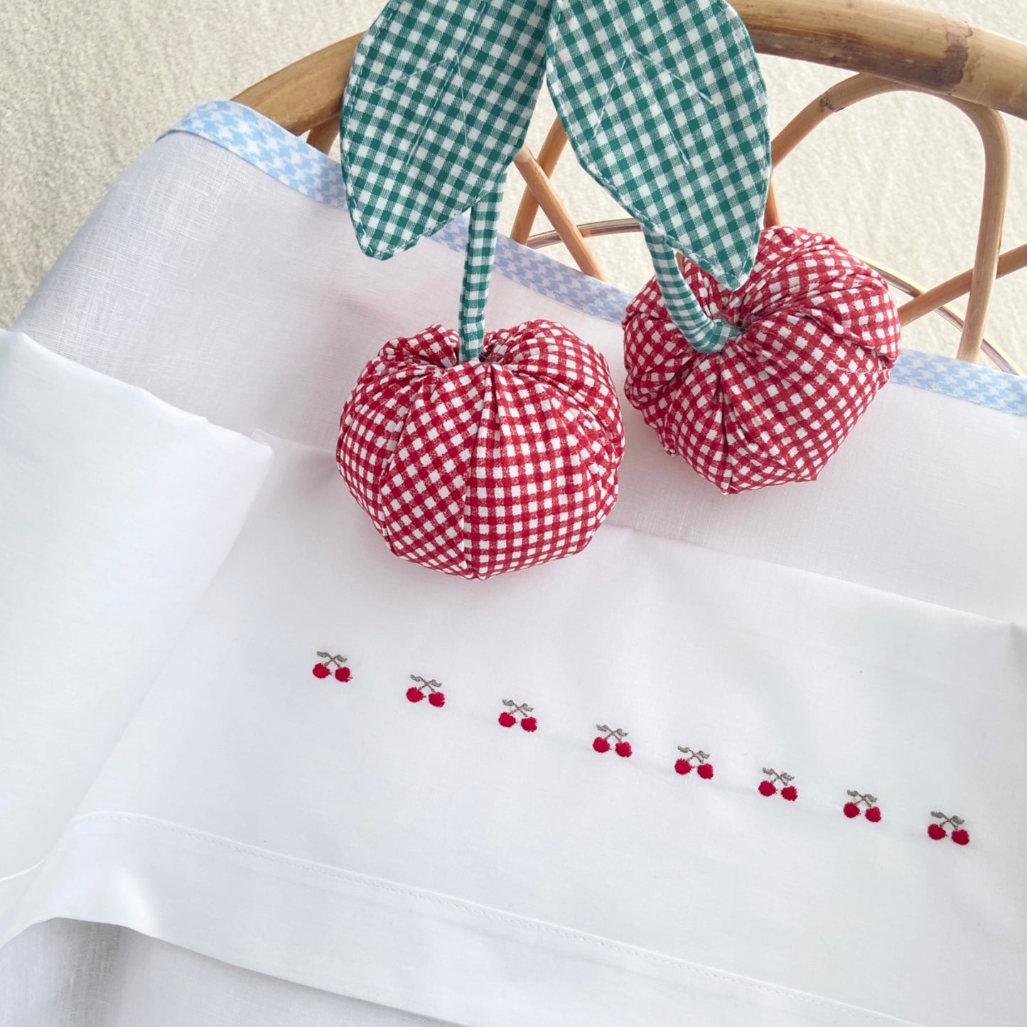 Set Lenzuola Neonato in Cotone con Ricamo di Ciliegie - Embroidery store di Letizia