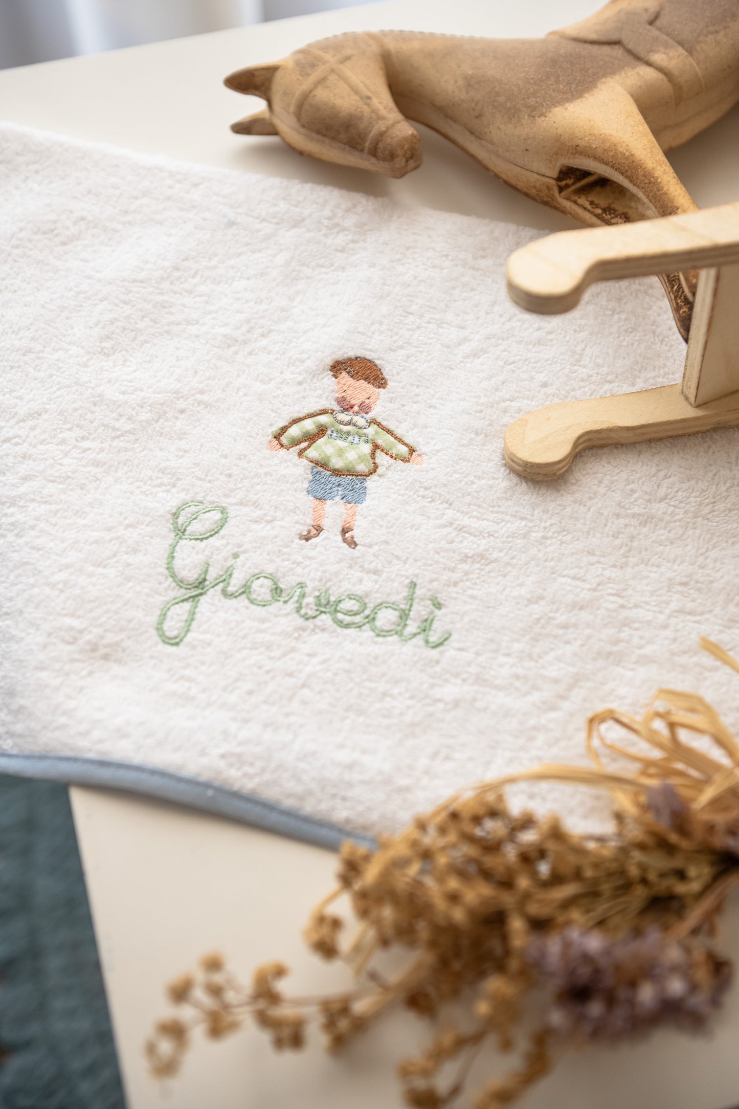 Set Asciugamani Giorni della Settimana con Bambino | Embroidery Store Letizia