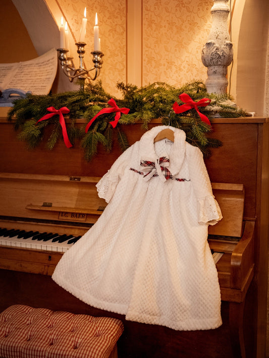 Vestaglia Bambina in Pile Cinigliato Bianco con Dettagli Tartan e Pizzo (3-7anni) | Embroidery store Letizia