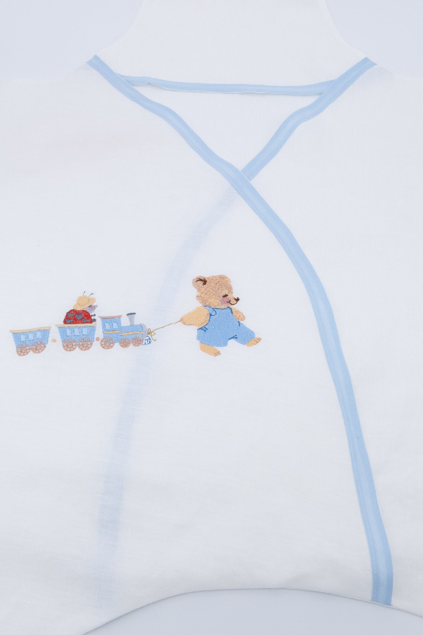 Sternenschlafsack mit Teddybär, Marienkäfer und gestickter Schleppe